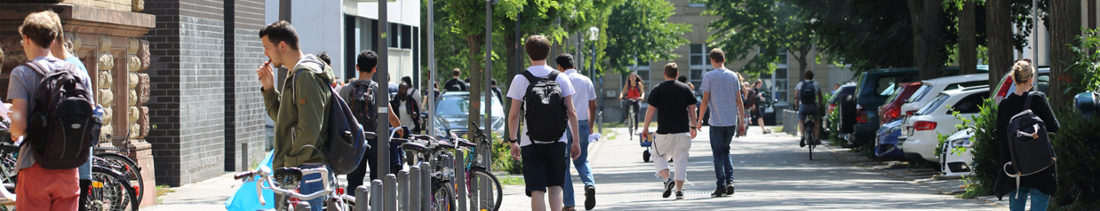 Engelbert-Arnold-Strasse auf dem KIT Campus Süd